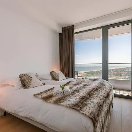 Daire Huswell - Stunning With Breathtaking Views