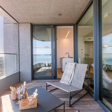 Huswell - Stunning With Breathtaking Views Oostende